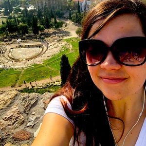 Meet your Posher, Courtney